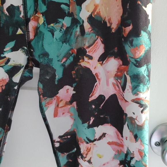 Fabletics Leggings - Picture 2 of 2